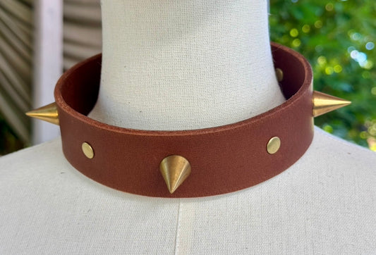 Wide Brass Spike Collar - Brown